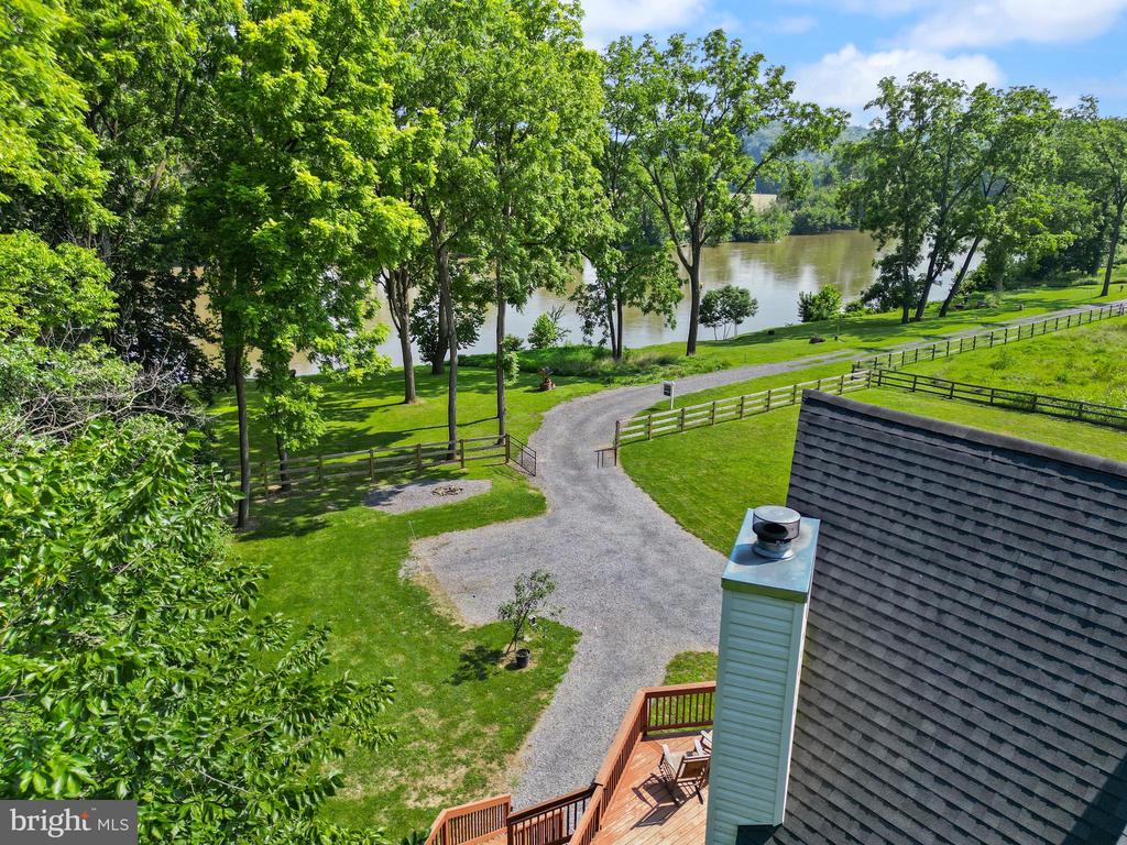 735 SUNSET VILLAGE ROAD