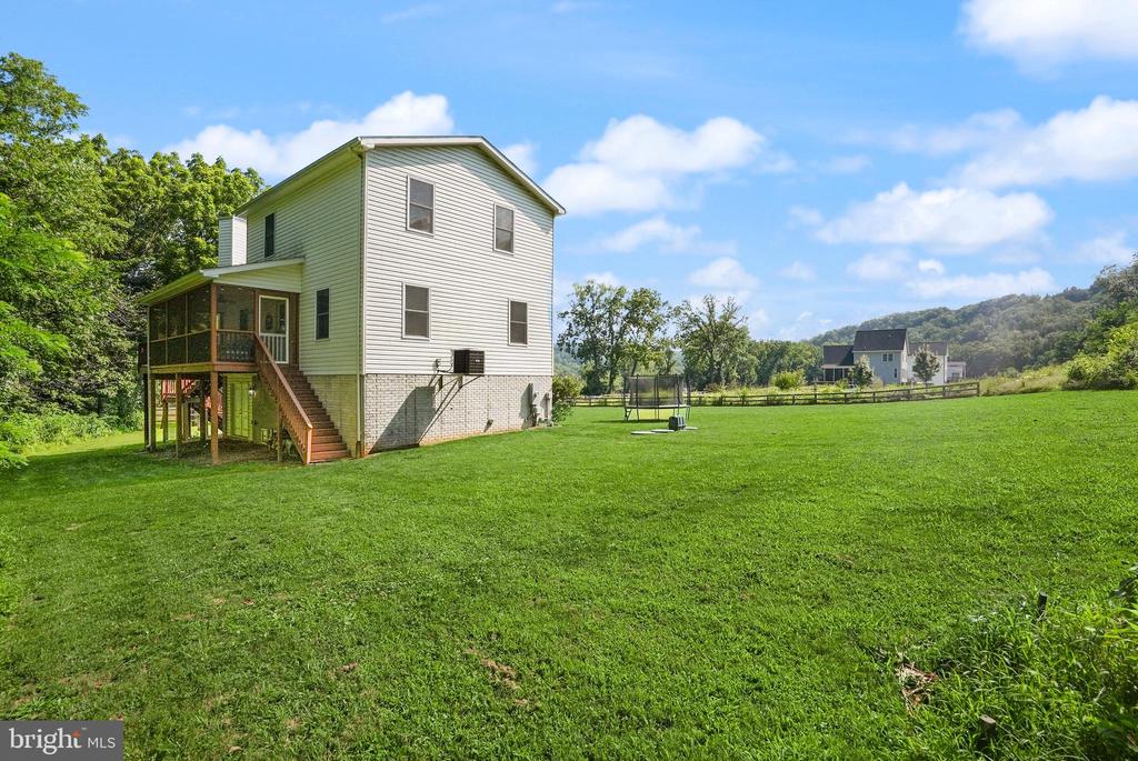 735 SUNSET VILLAGE ROAD