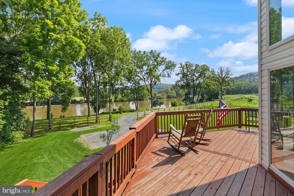 735 SUNSET VILLAGE ROAD