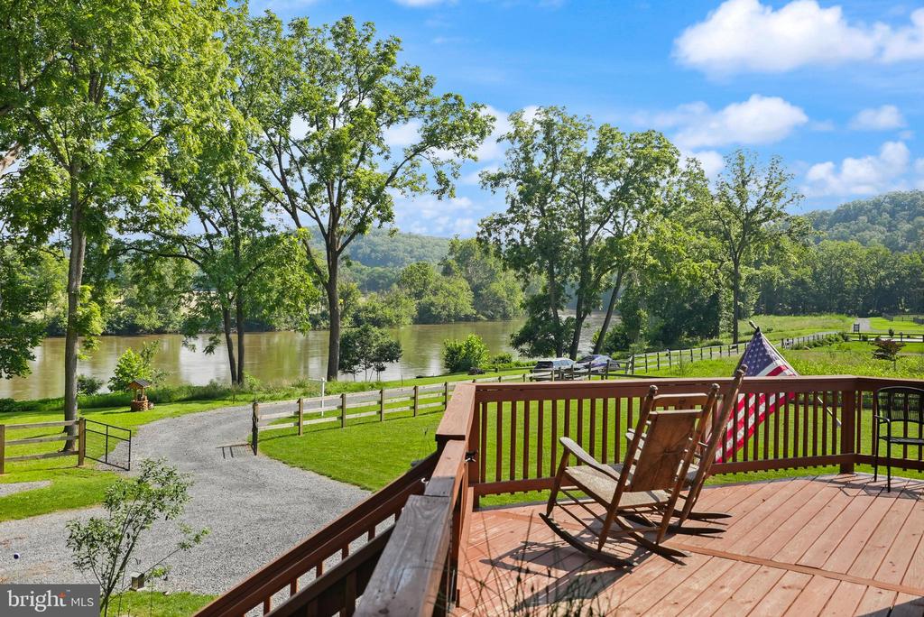 735 SUNSET VILLAGE ROAD