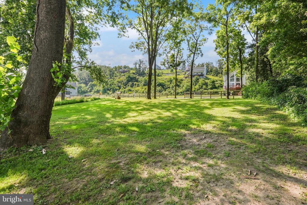 735 SUNSET VILLAGE ROAD