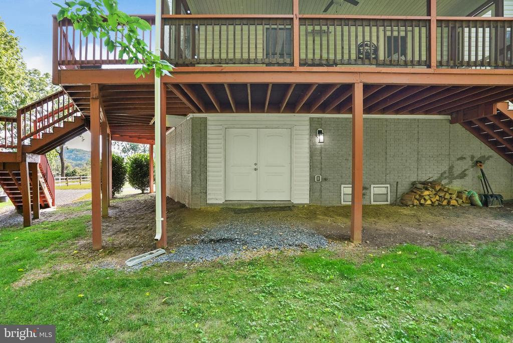 735 SUNSET VILLAGE ROAD