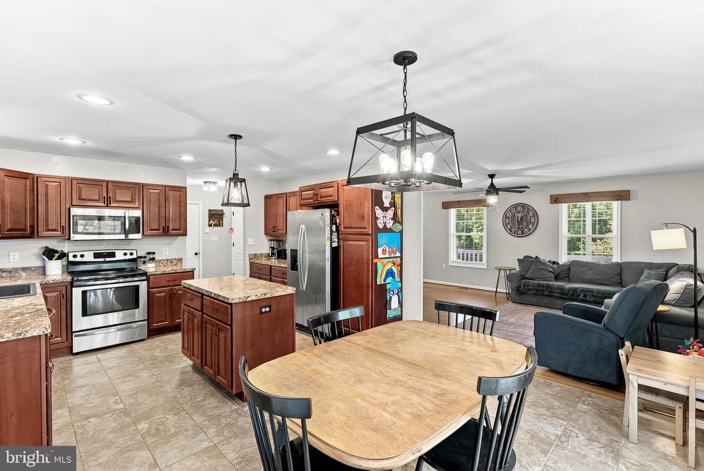 15 OAK HEIGHTS ROAD