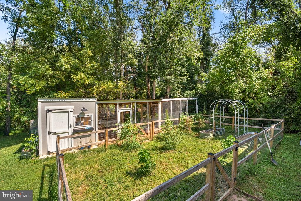 15 OAK HEIGHTS ROAD