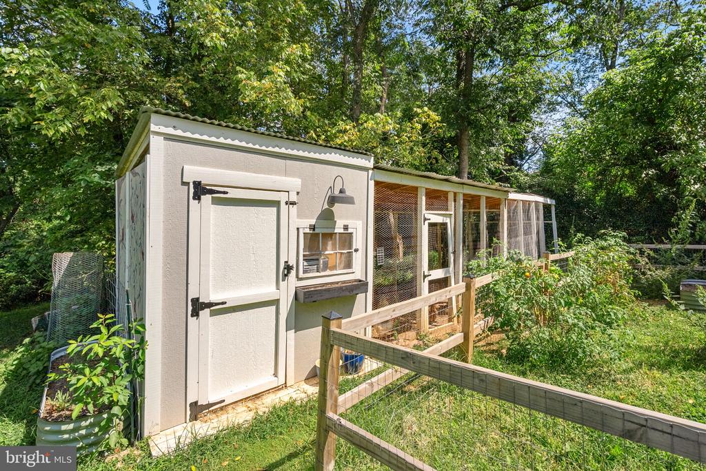 15 OAK HEIGHTS ROAD