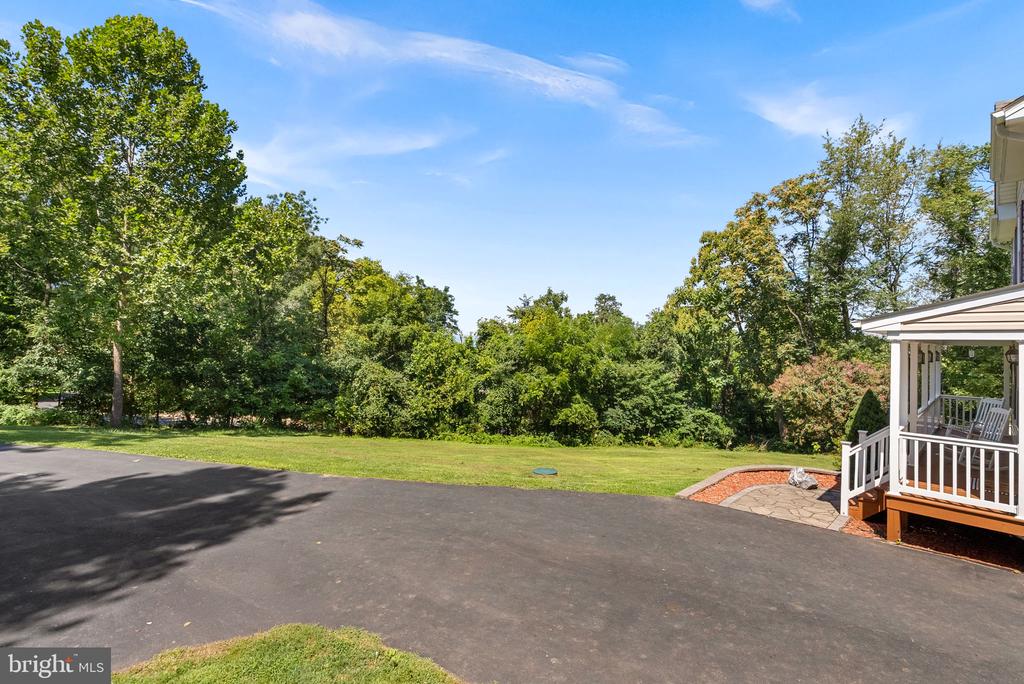 15 OAK HEIGHTS ROAD