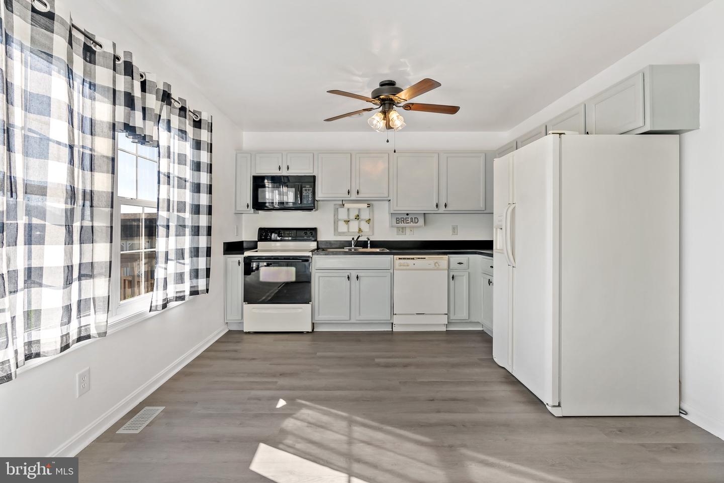 36 PEREGRINE DRIVE