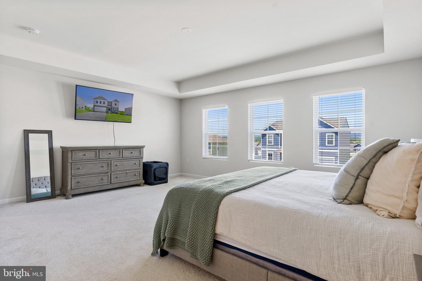 99 LUXOR COURT