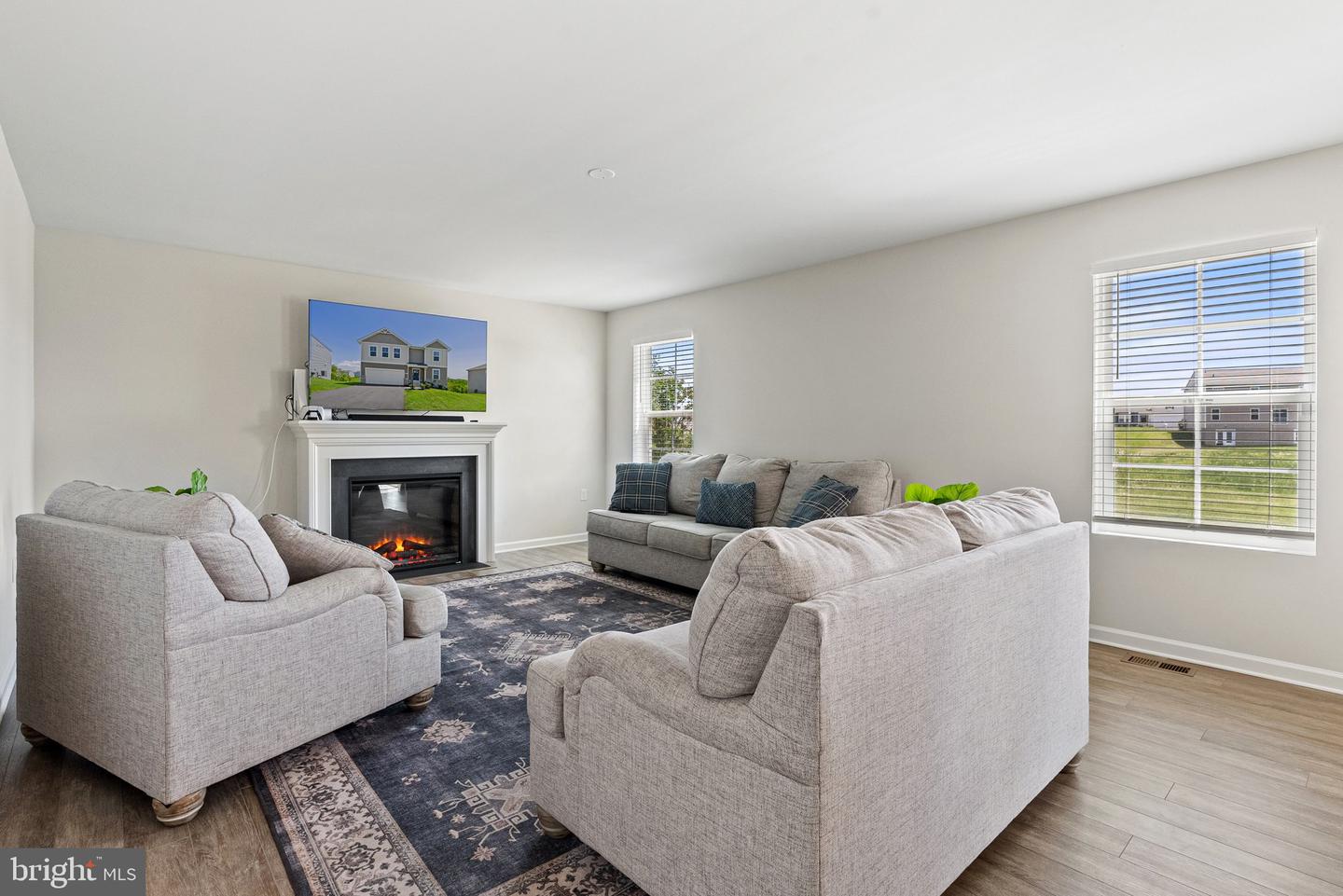 99 LUXOR COURT