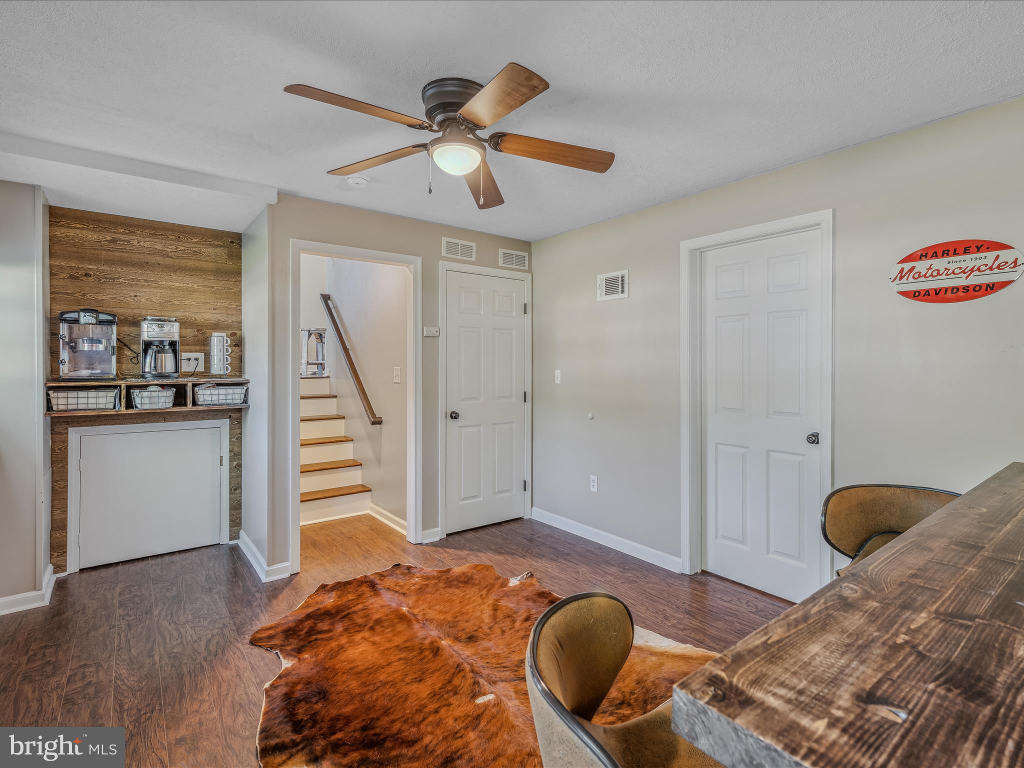 107 Longwood Dr