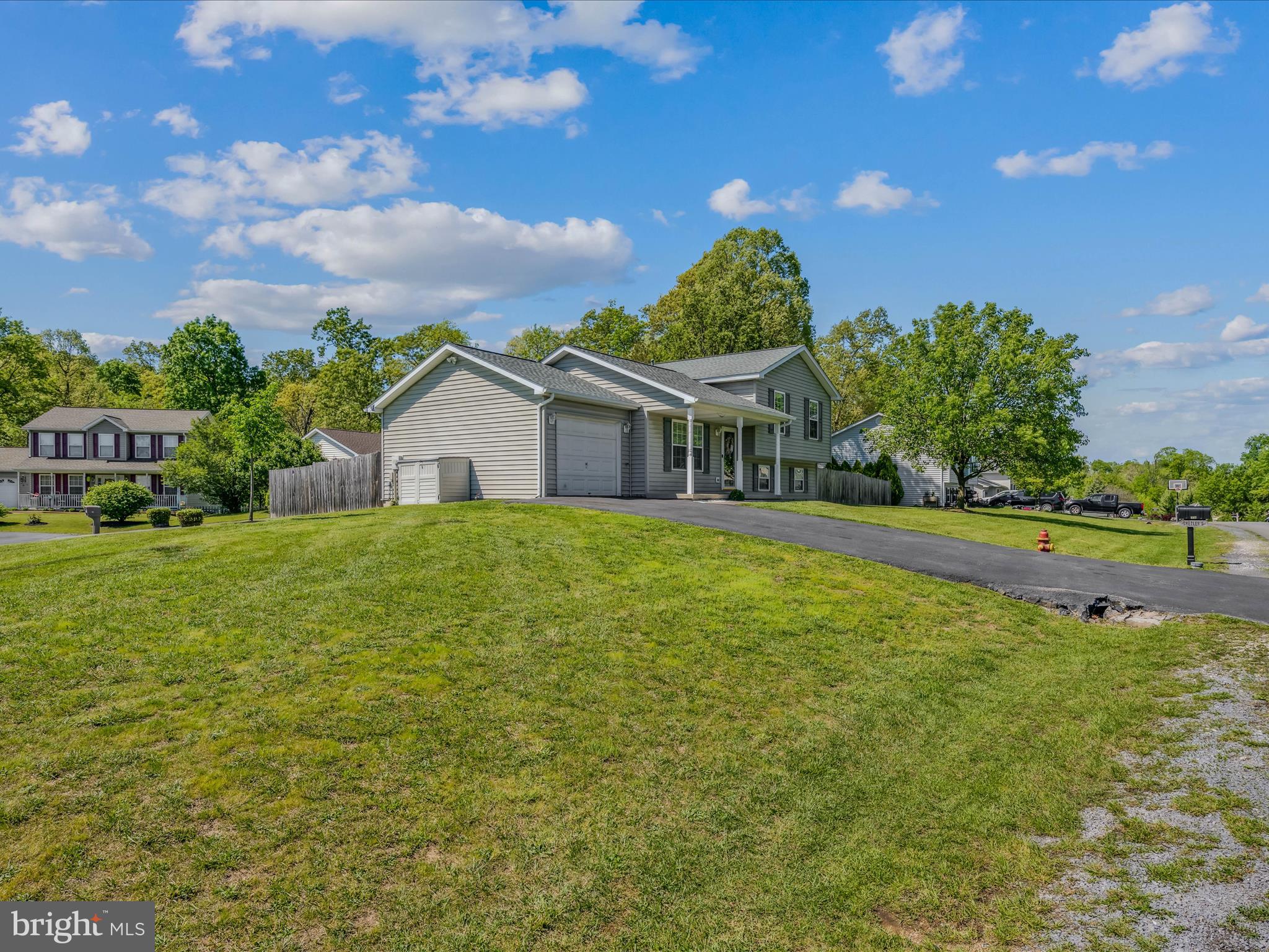 107 Longwood Dr
