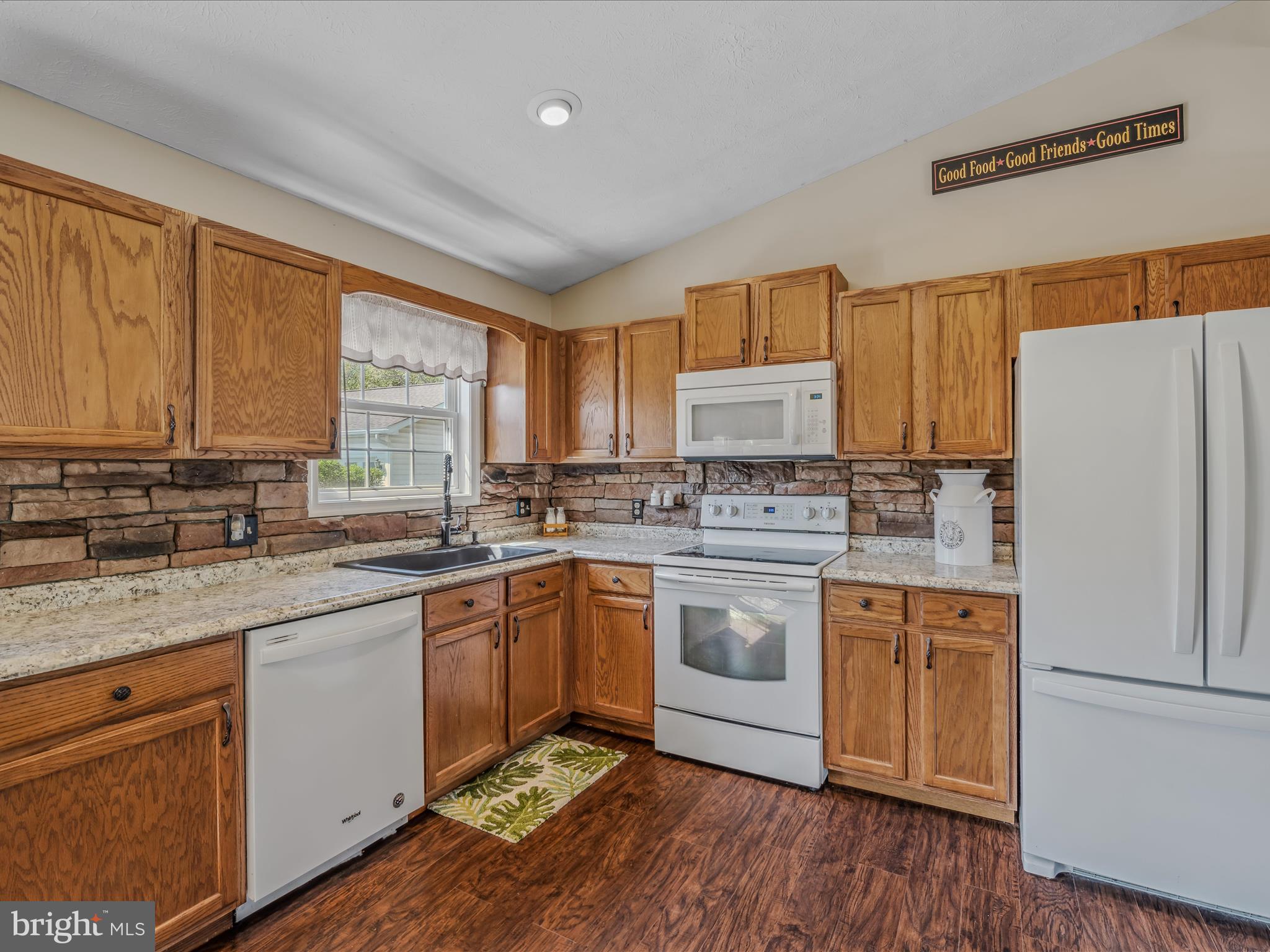 107 Longwood Dr