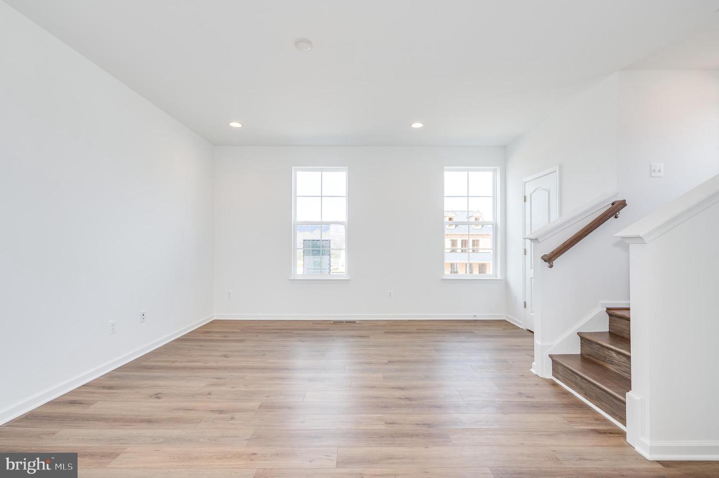 301 HILLSDALE PLACE