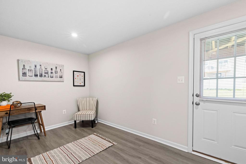 242 Rhea Dr