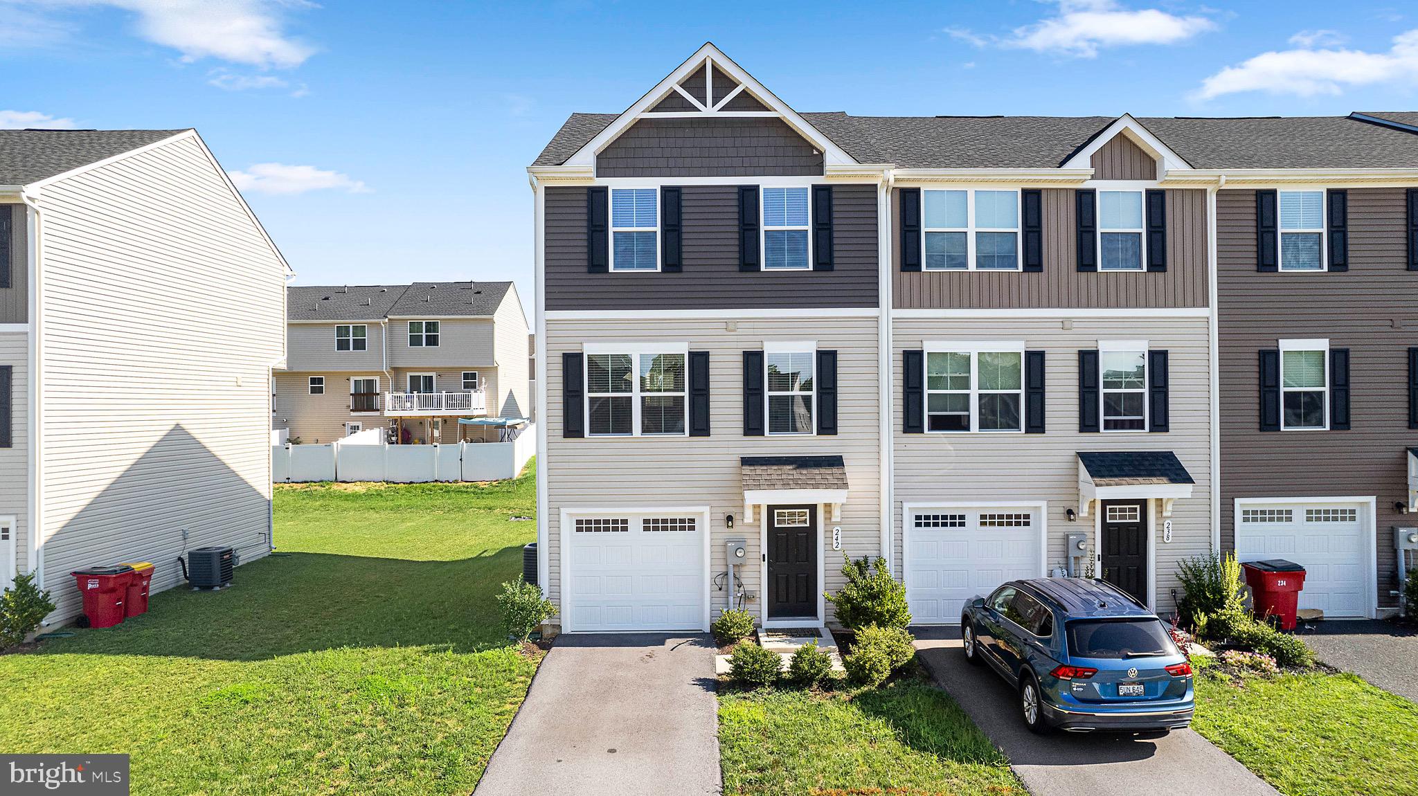 242 Rhea Dr