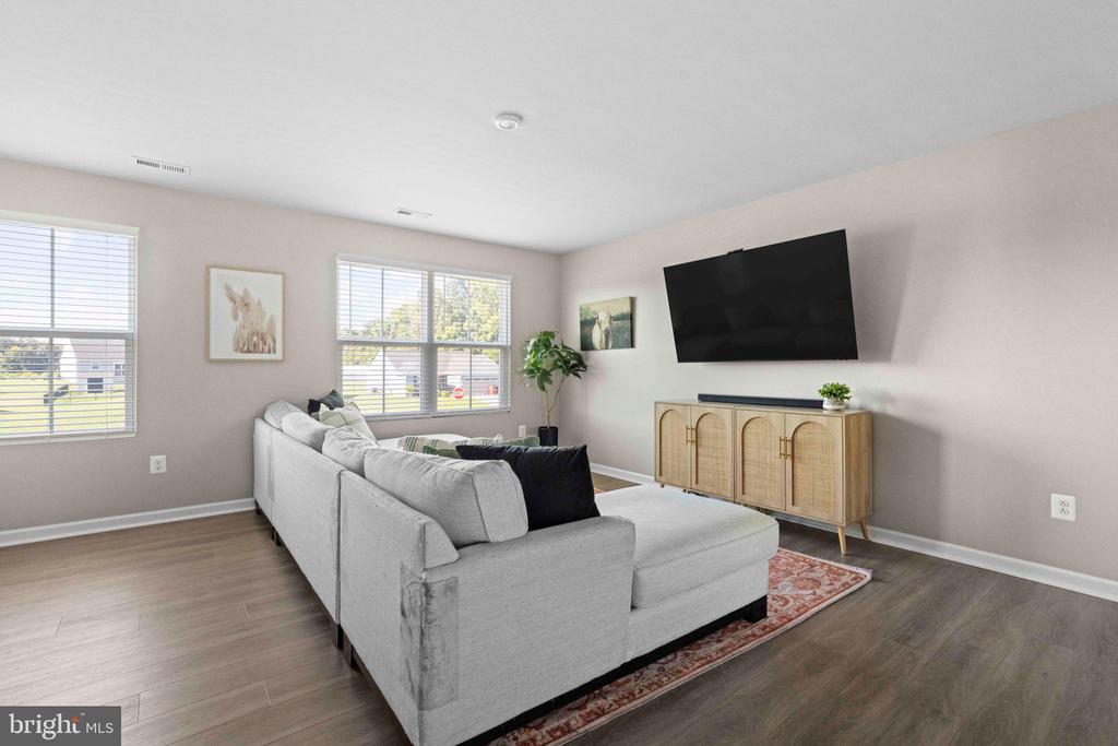 242 Rhea Dr