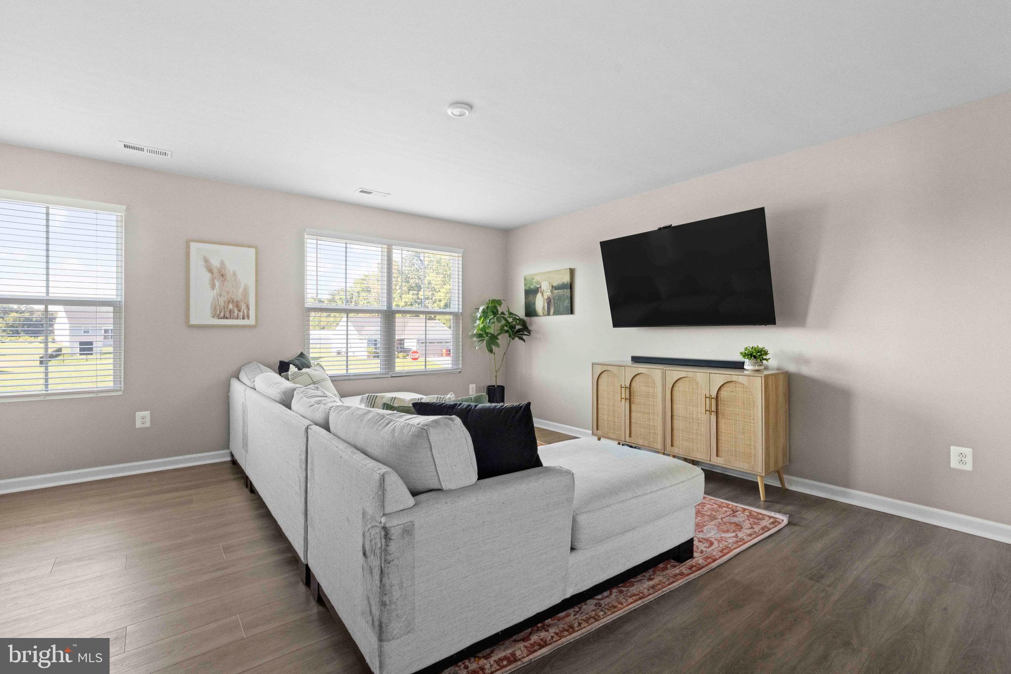 242 Rhea Dr