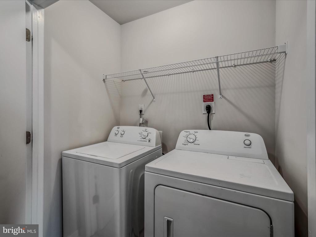 243 DREXEL CT