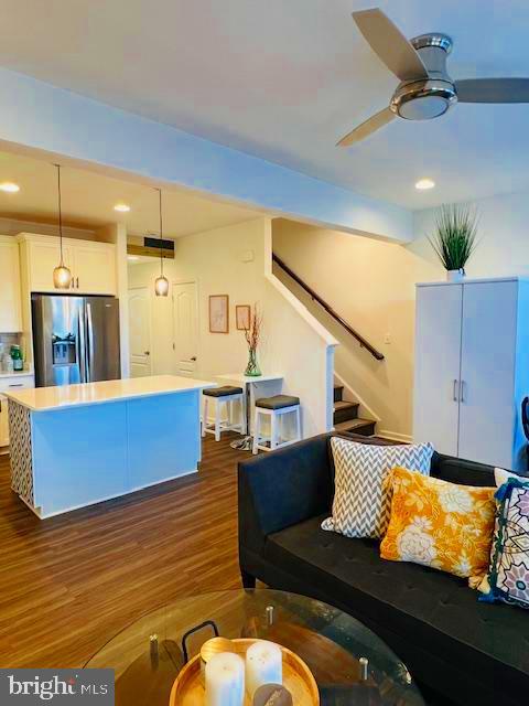 425 Hillsdale Place