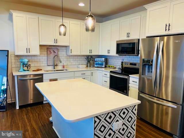 425 Hillsdale Place