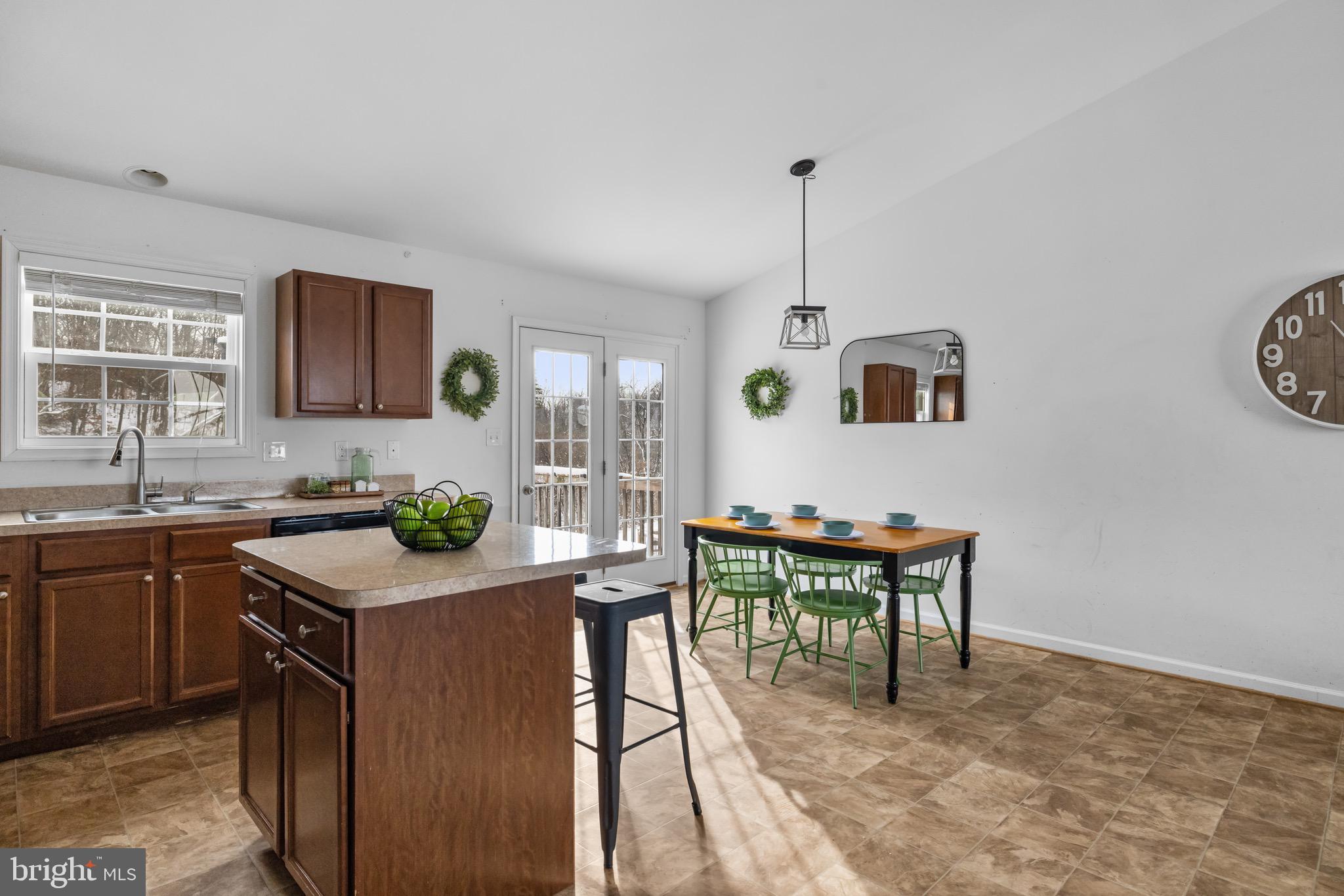 145 Eisenhower Cir