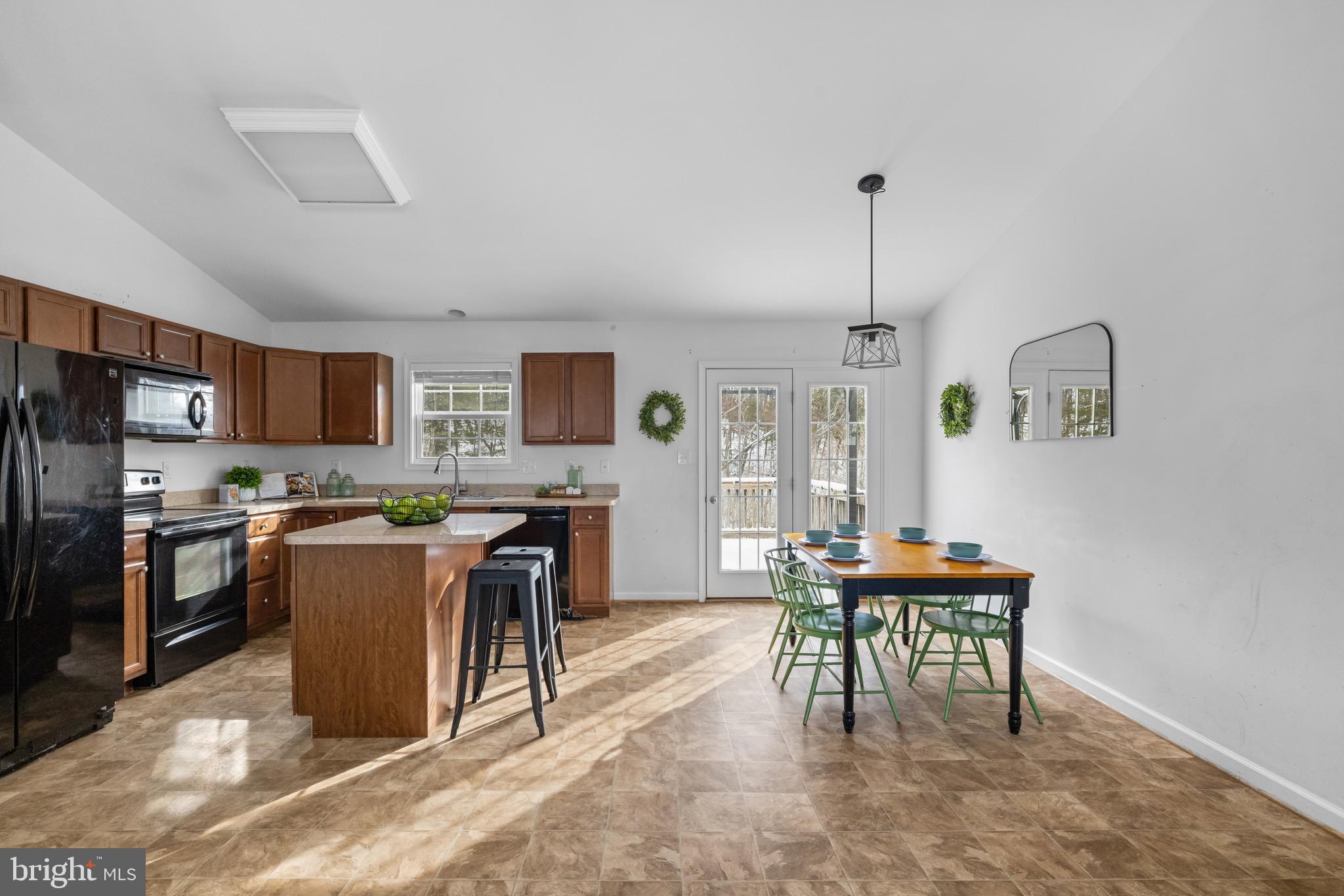 145 Eisenhower Cir