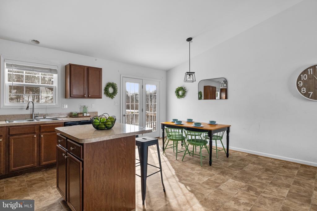 145 Eisenhower Cir