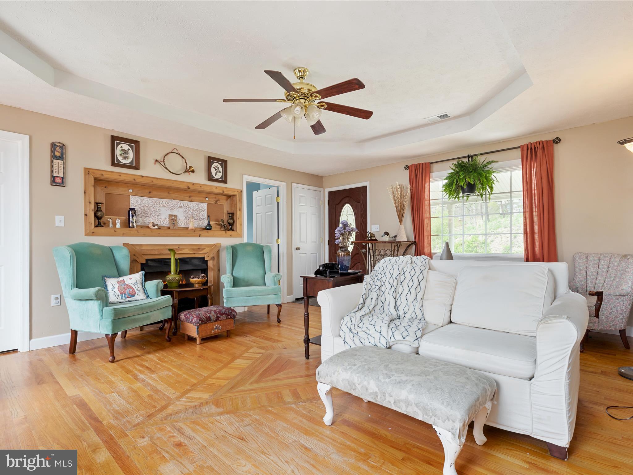 838 Dollar Ln