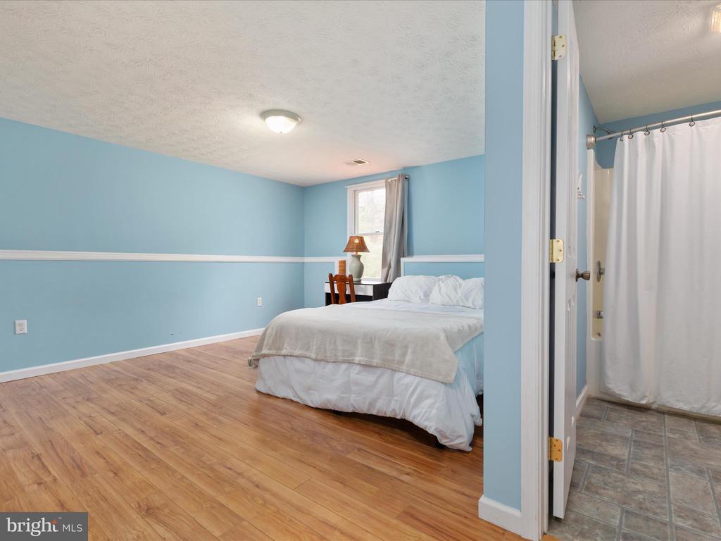 838 Dollar Ln