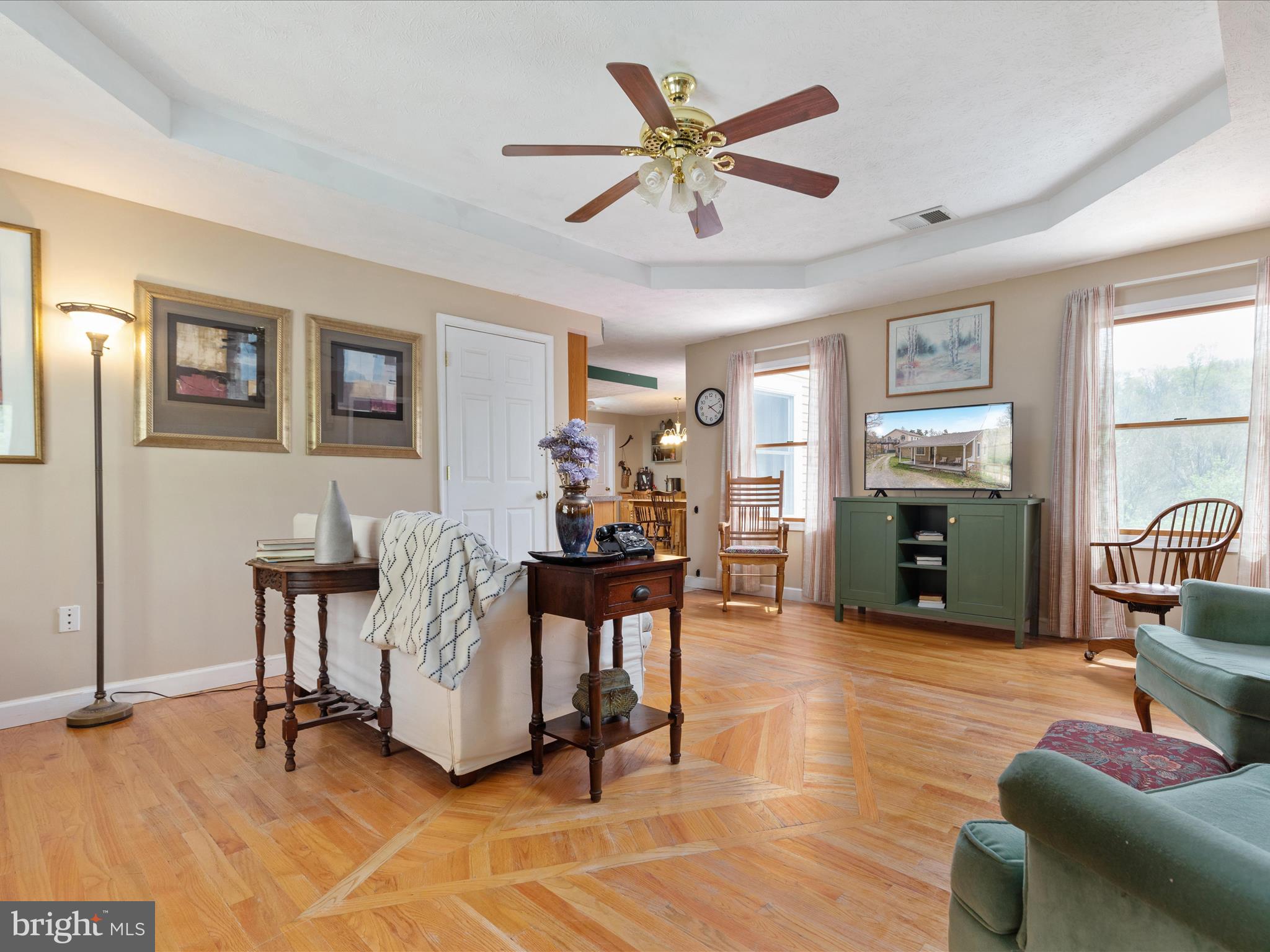 838 Dollar Ln