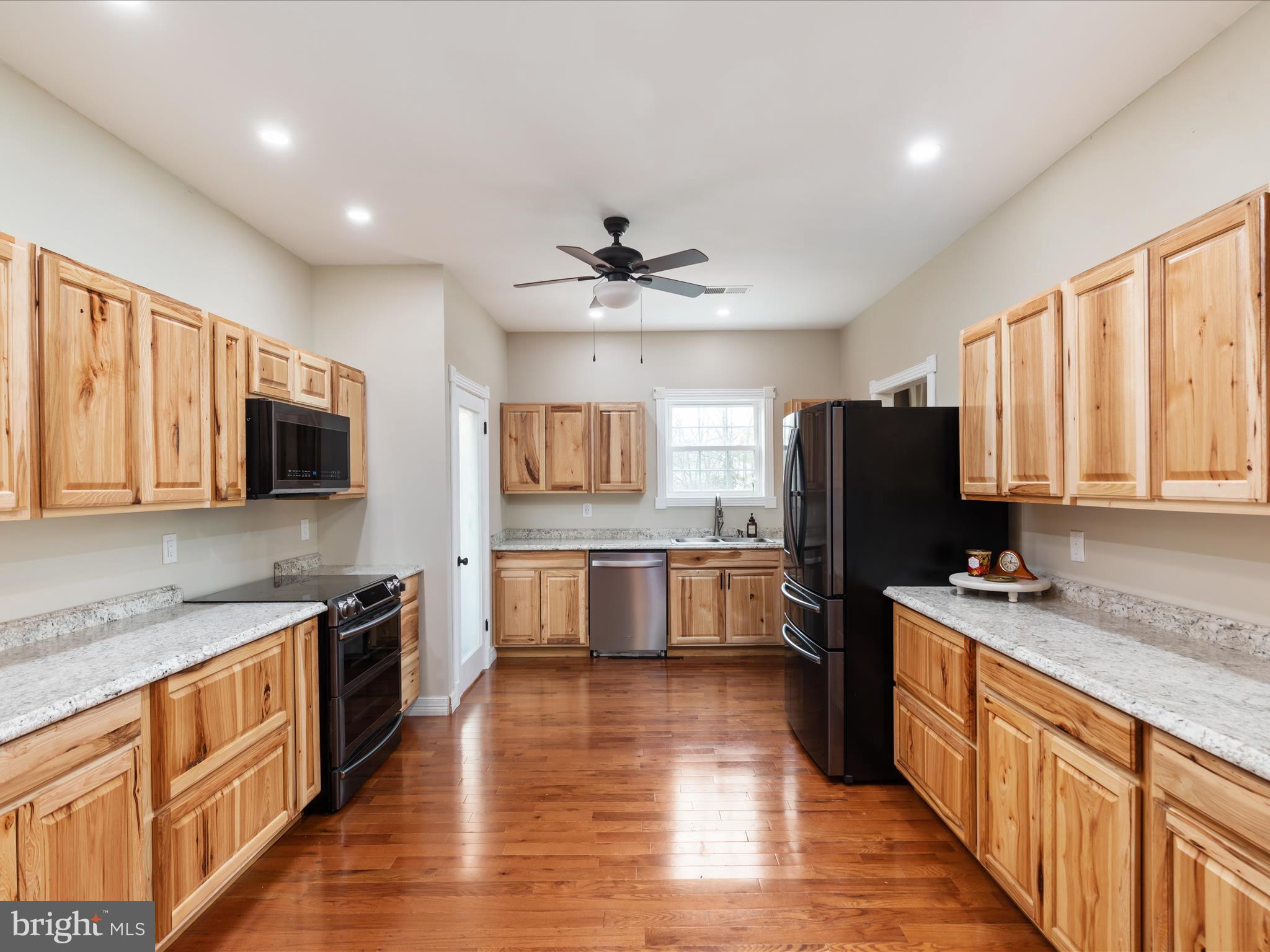 838 Dollar Ln