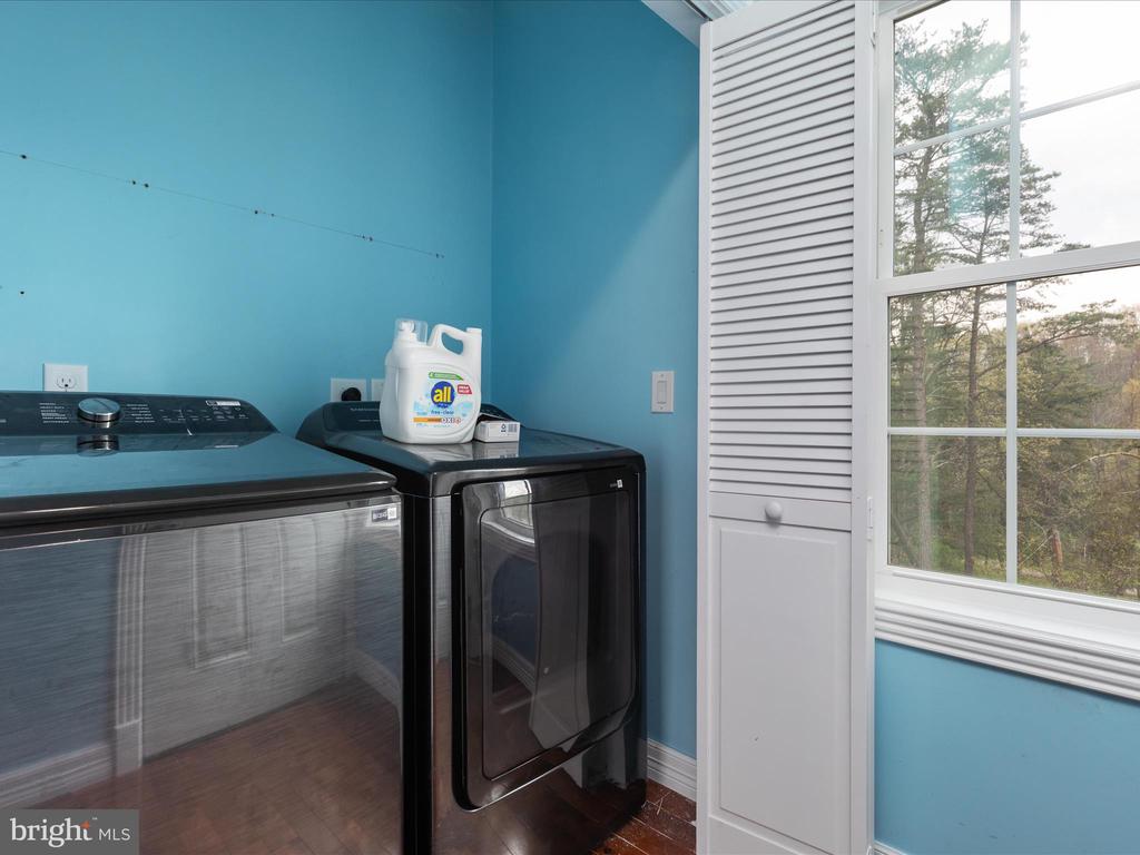 838 Dollar Ln
