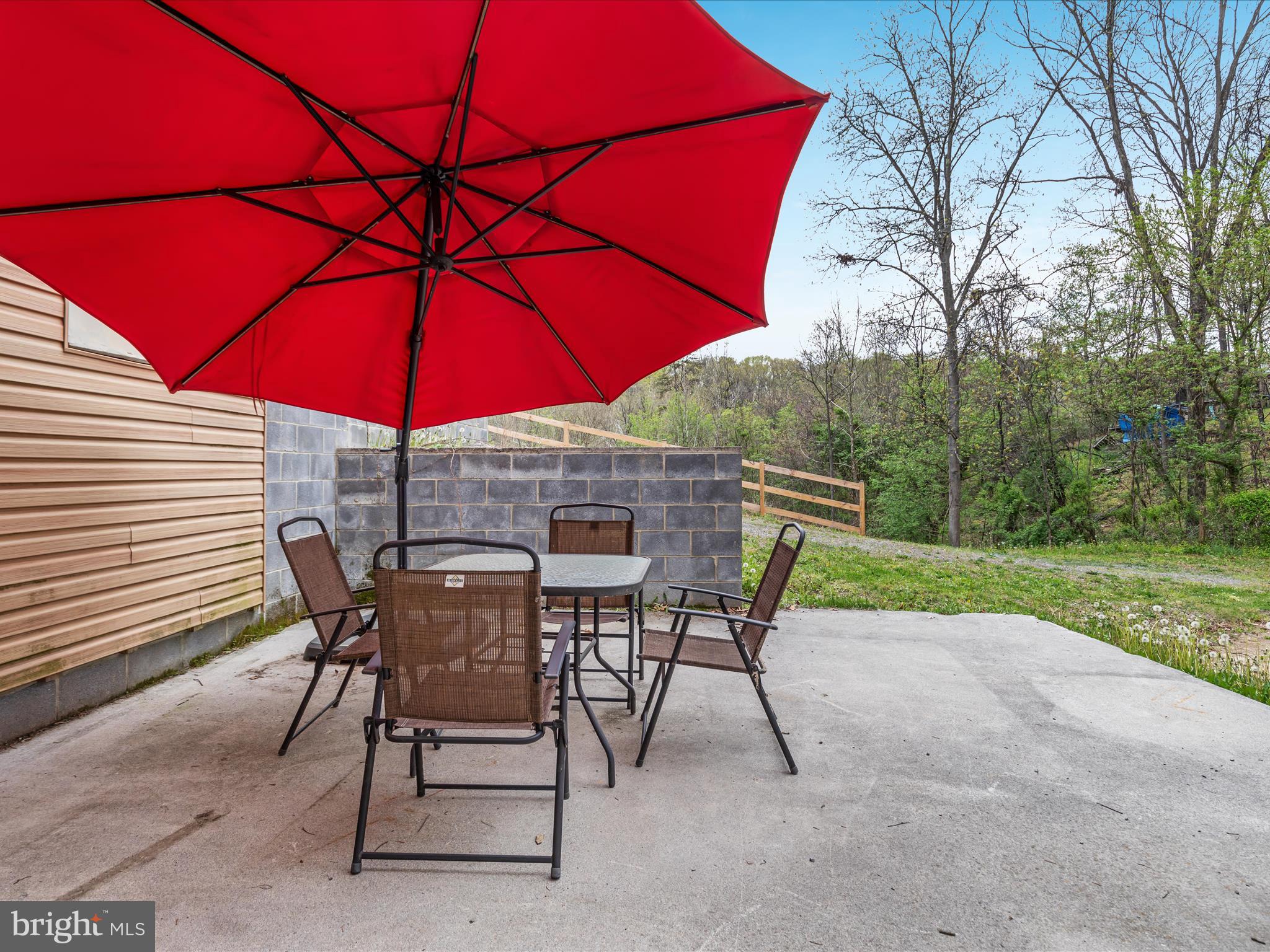 838 Dollar Ln