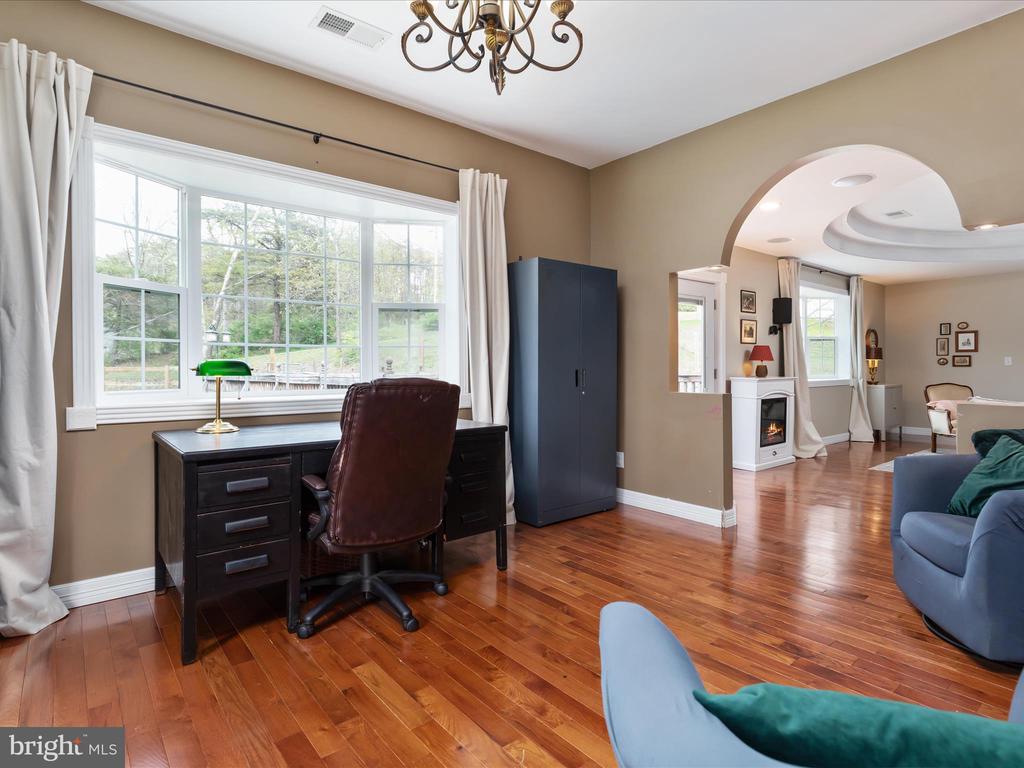 838 Dollar Ln
