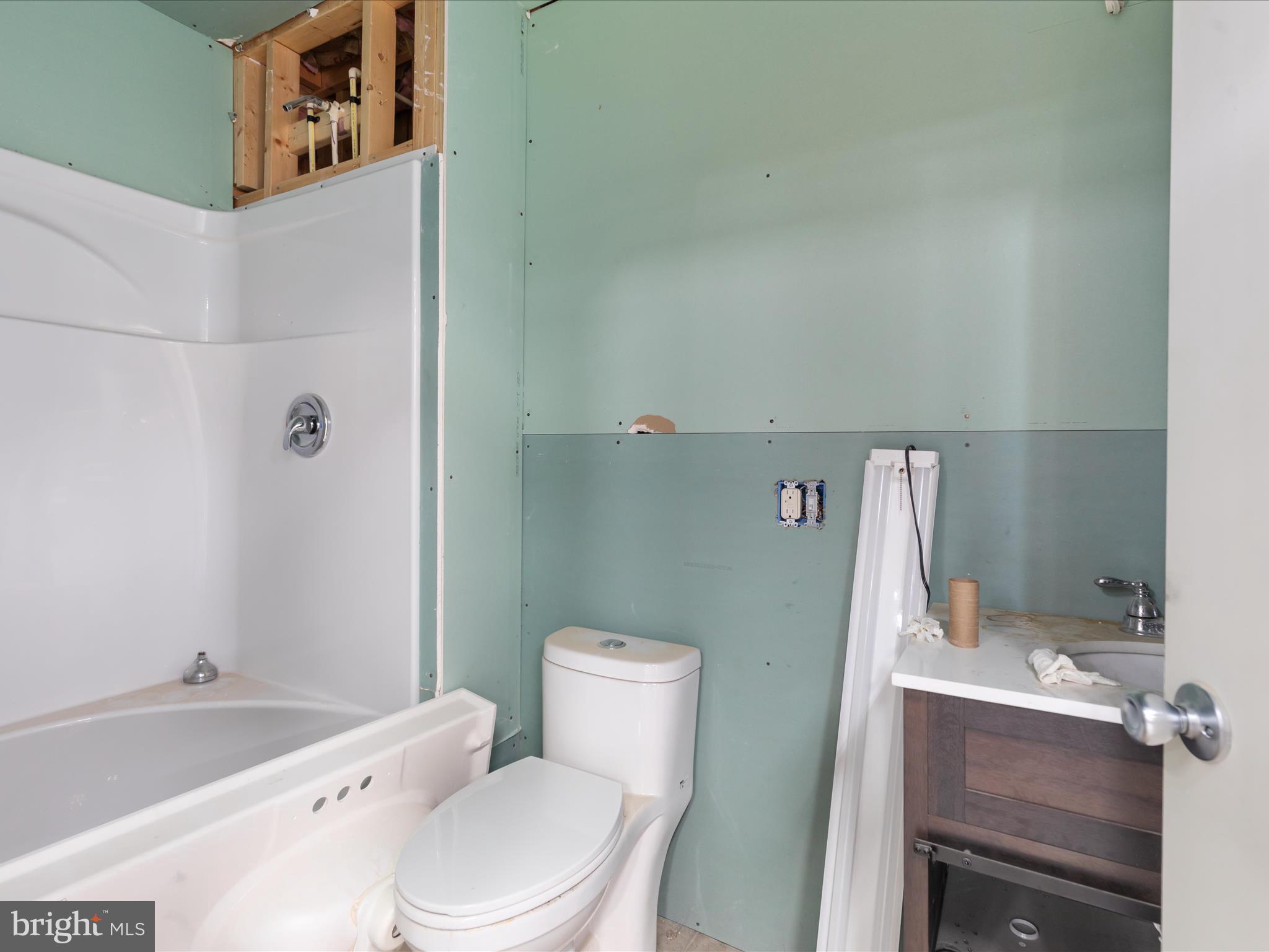 838 Dollar Ln