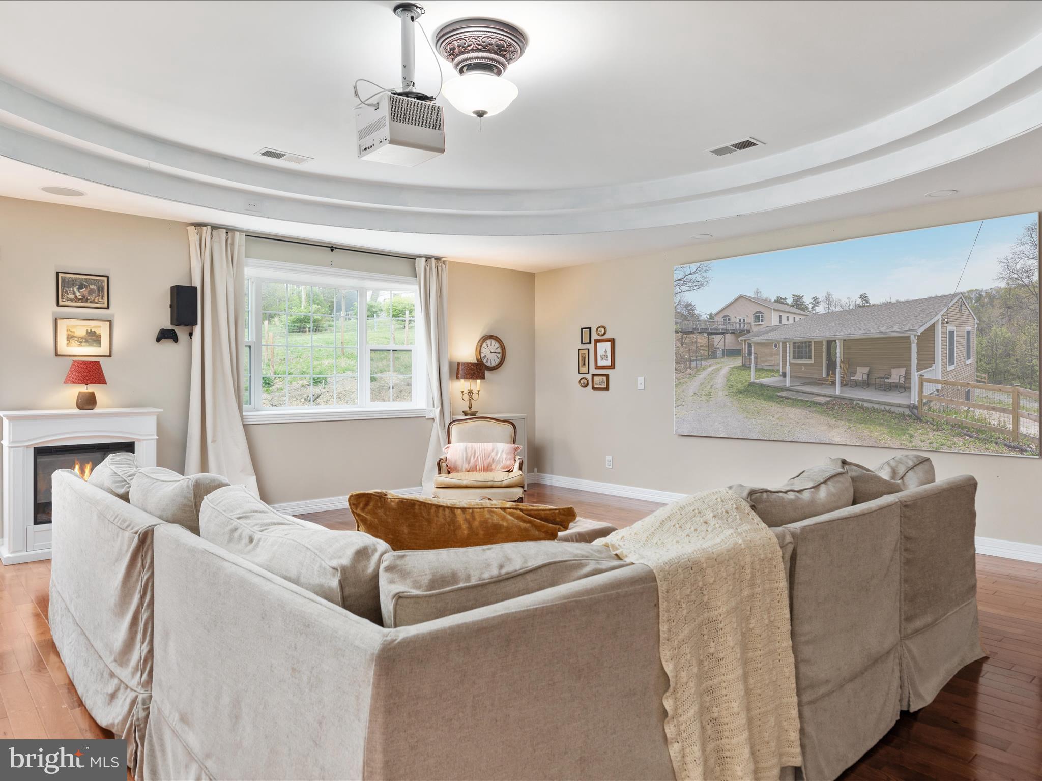 838 Dollar Ln