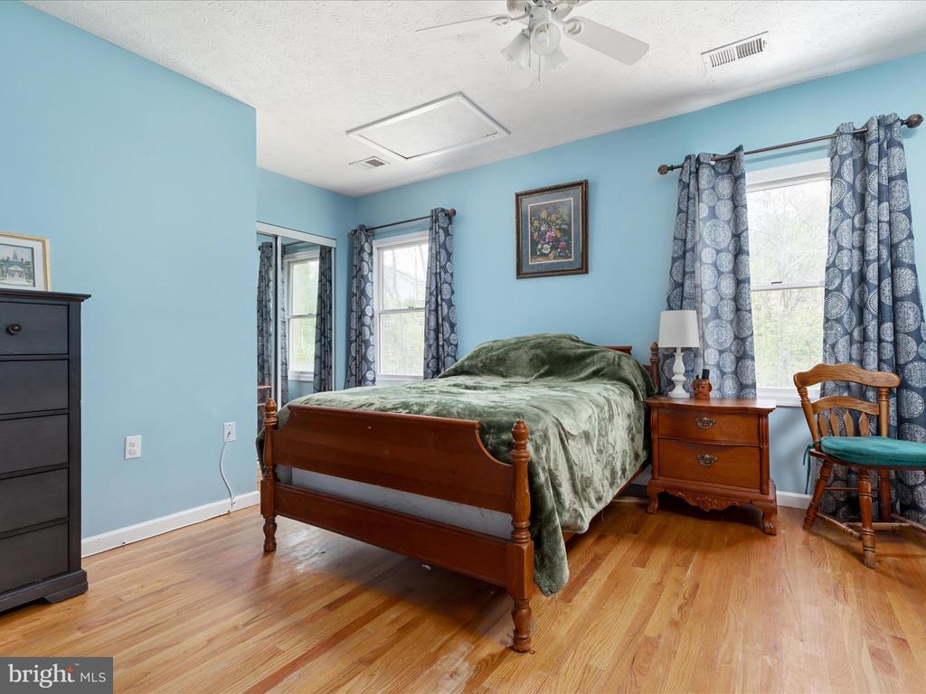 838 Dollar Ln