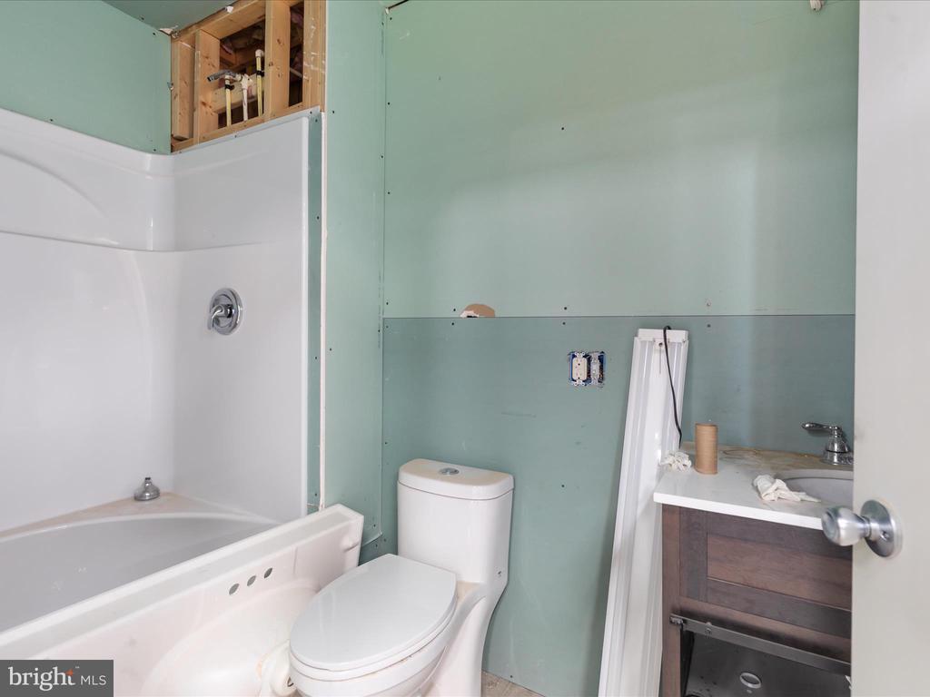 838 Dollar Ln