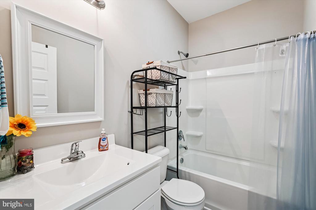 132 SANIBEL WAY