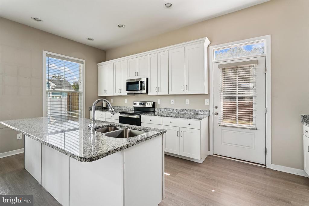 132 SANIBEL WAY