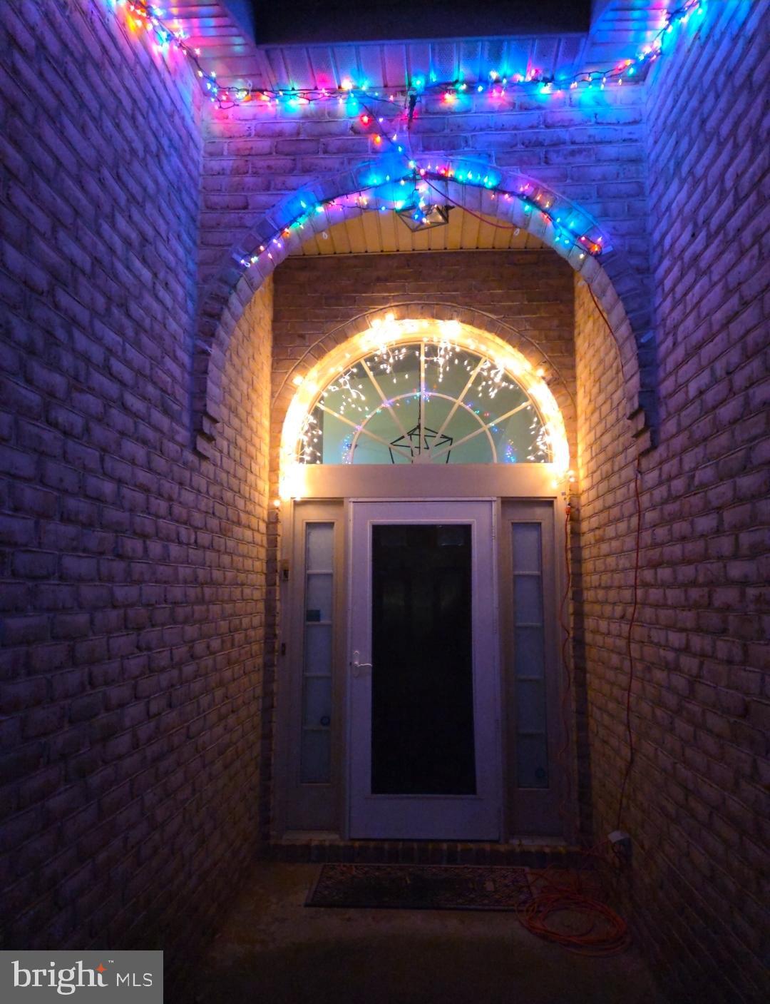14 AMBLER LANE