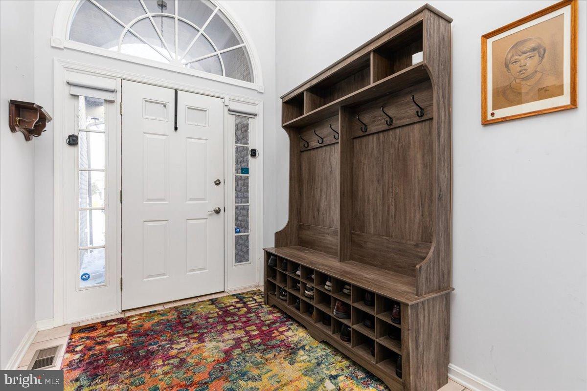 14 AMBLER LANE