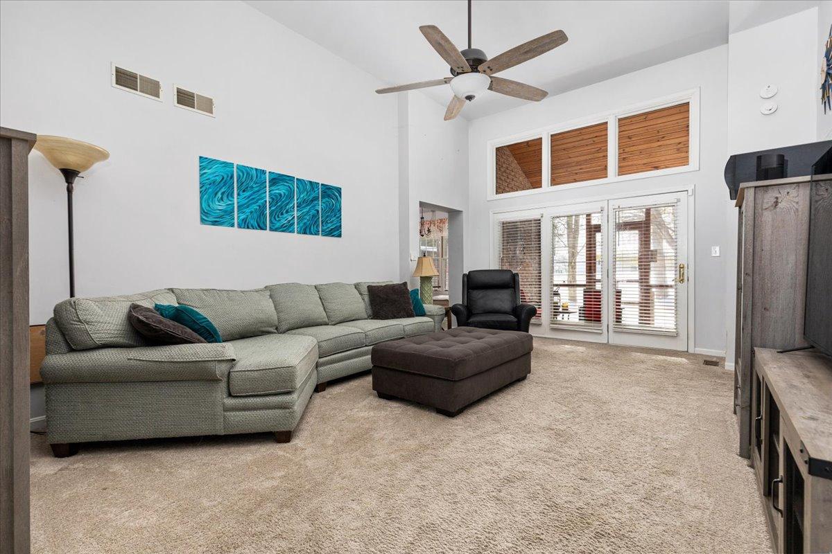 14 AMBLER LANE