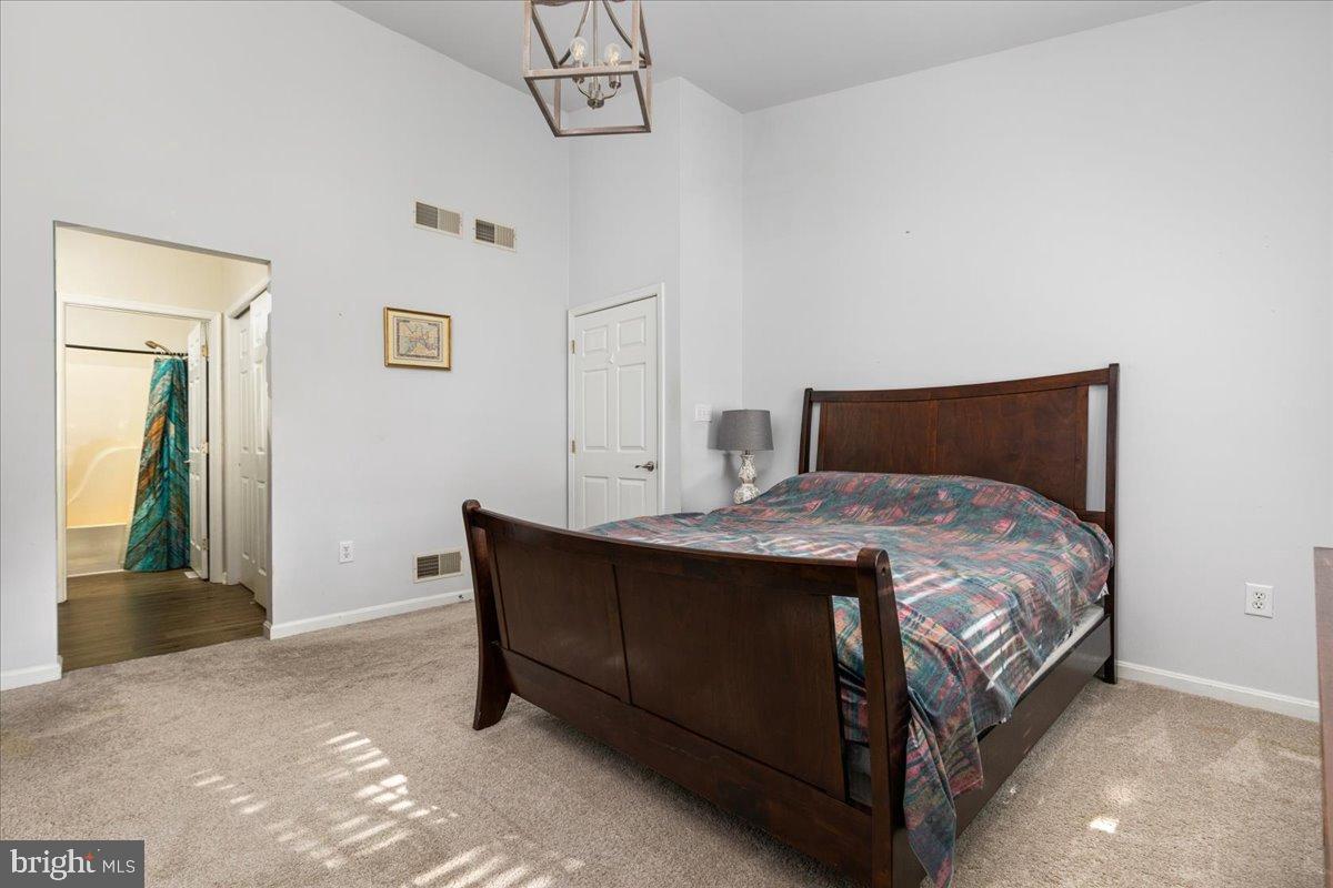 14 AMBLER LANE