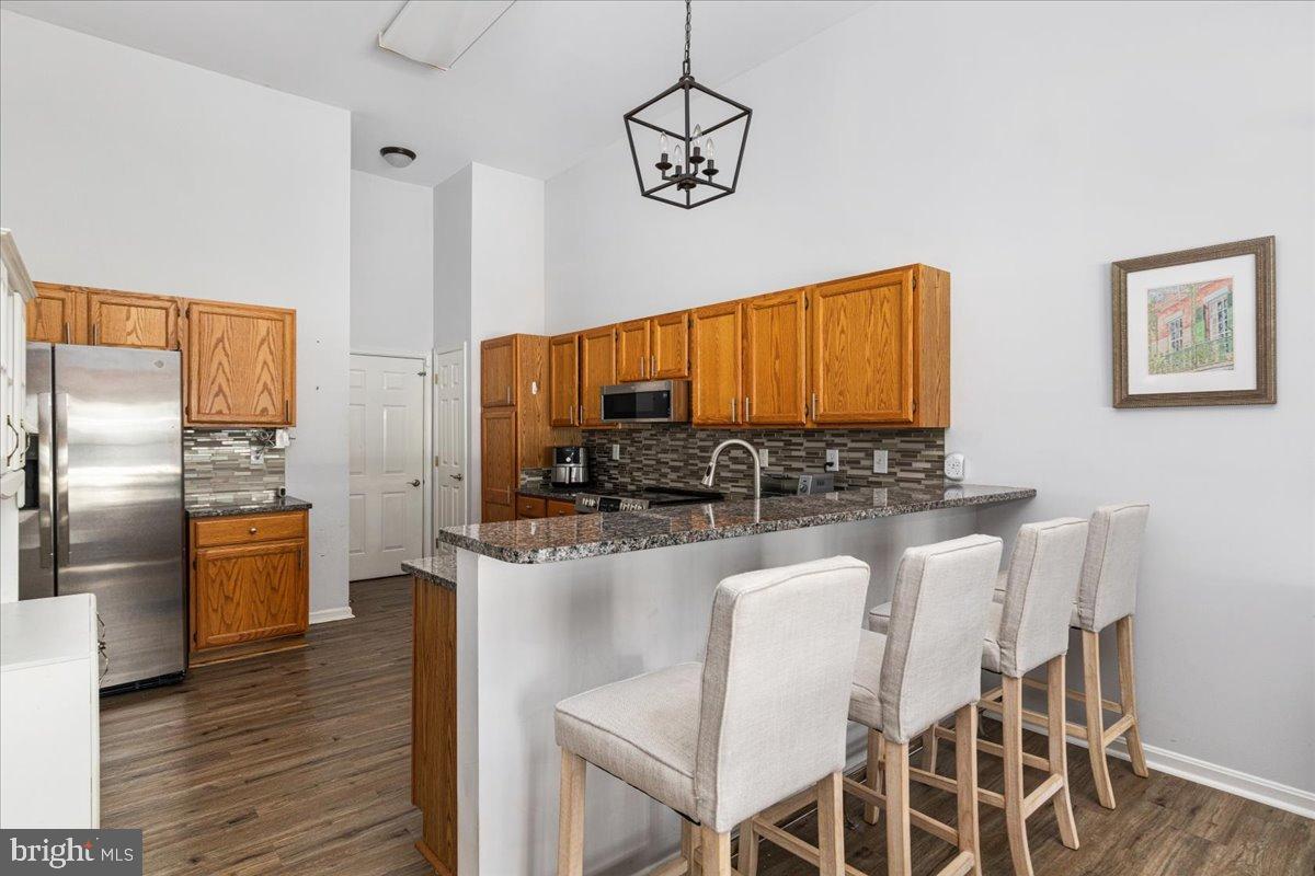 14 AMBLER LANE