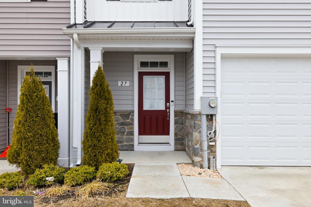 27 KIRBY COURT