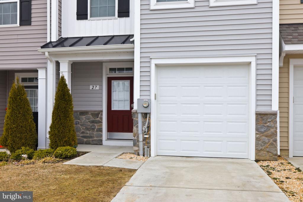 27 KIRBY COURT