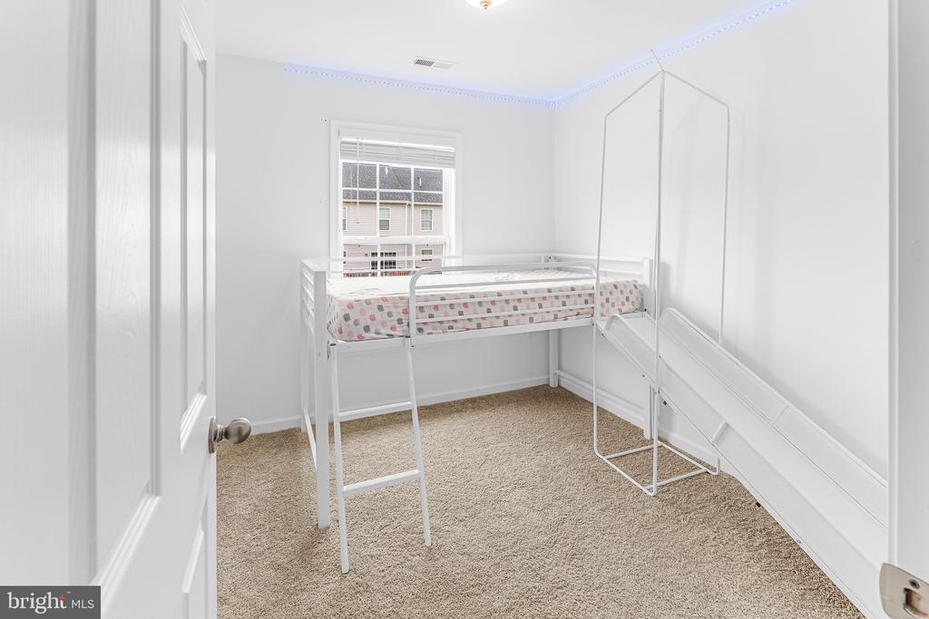 38 STARTING GATE PLACE