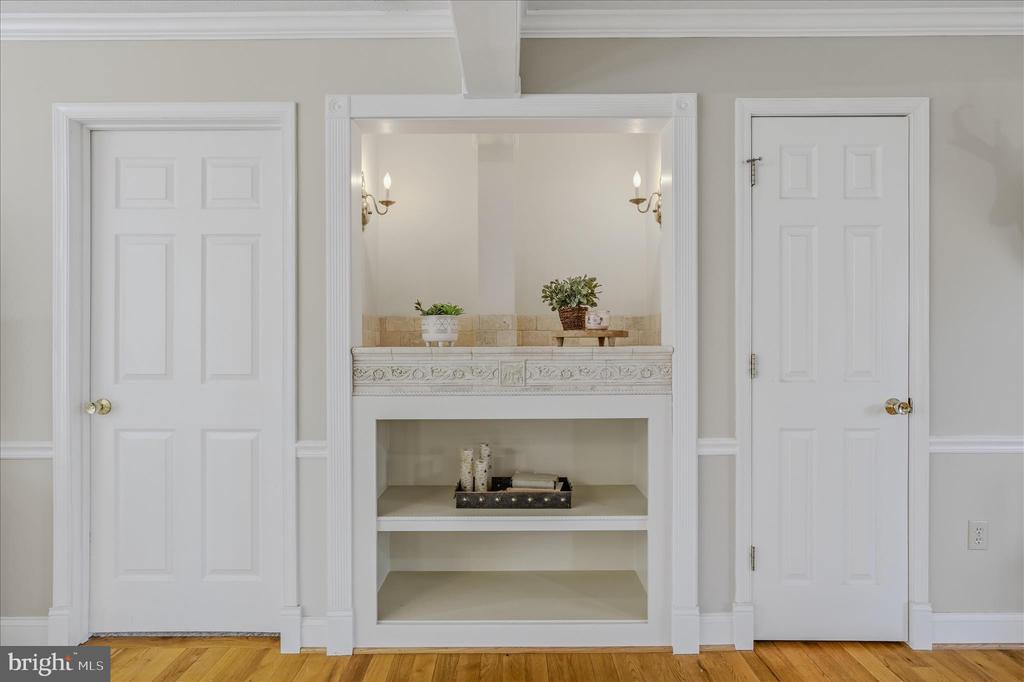 580 BRAEBURN DRIVE