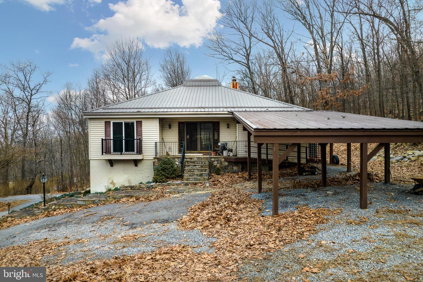 864 VALLEY VIEW ROAD
